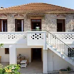 Traditional Ferienhaus Ariokhorion