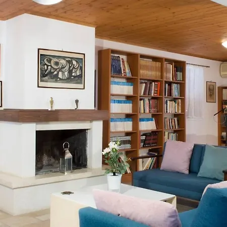 Traditional Ariokhorion