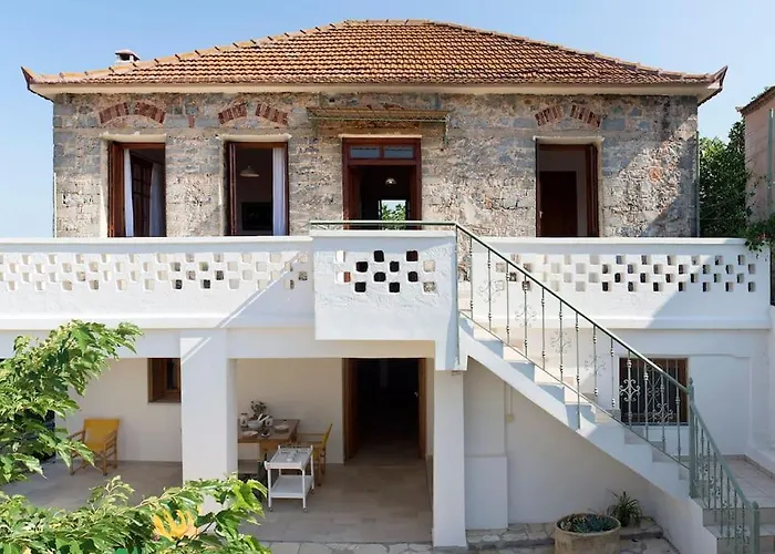 Traditional Casa de Férias Ariokhorion