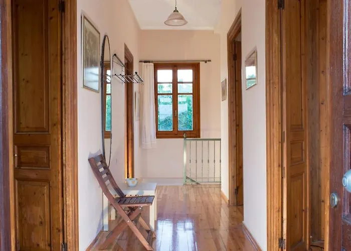 Traditional Ariokhorion